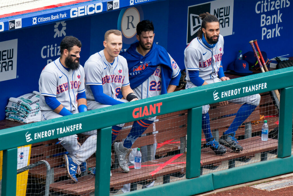 Everything goes wrong for Mets in 'unacceptable' loss to Phillies