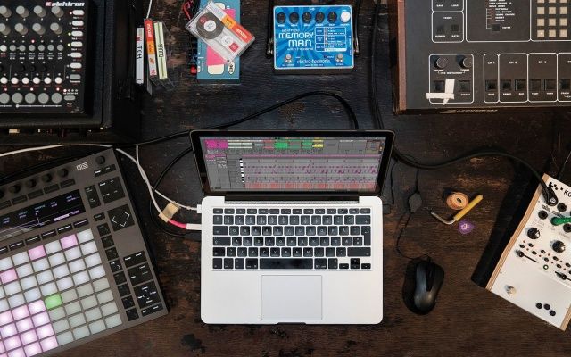 Splice members can download Ableton Live 10 Lite for free