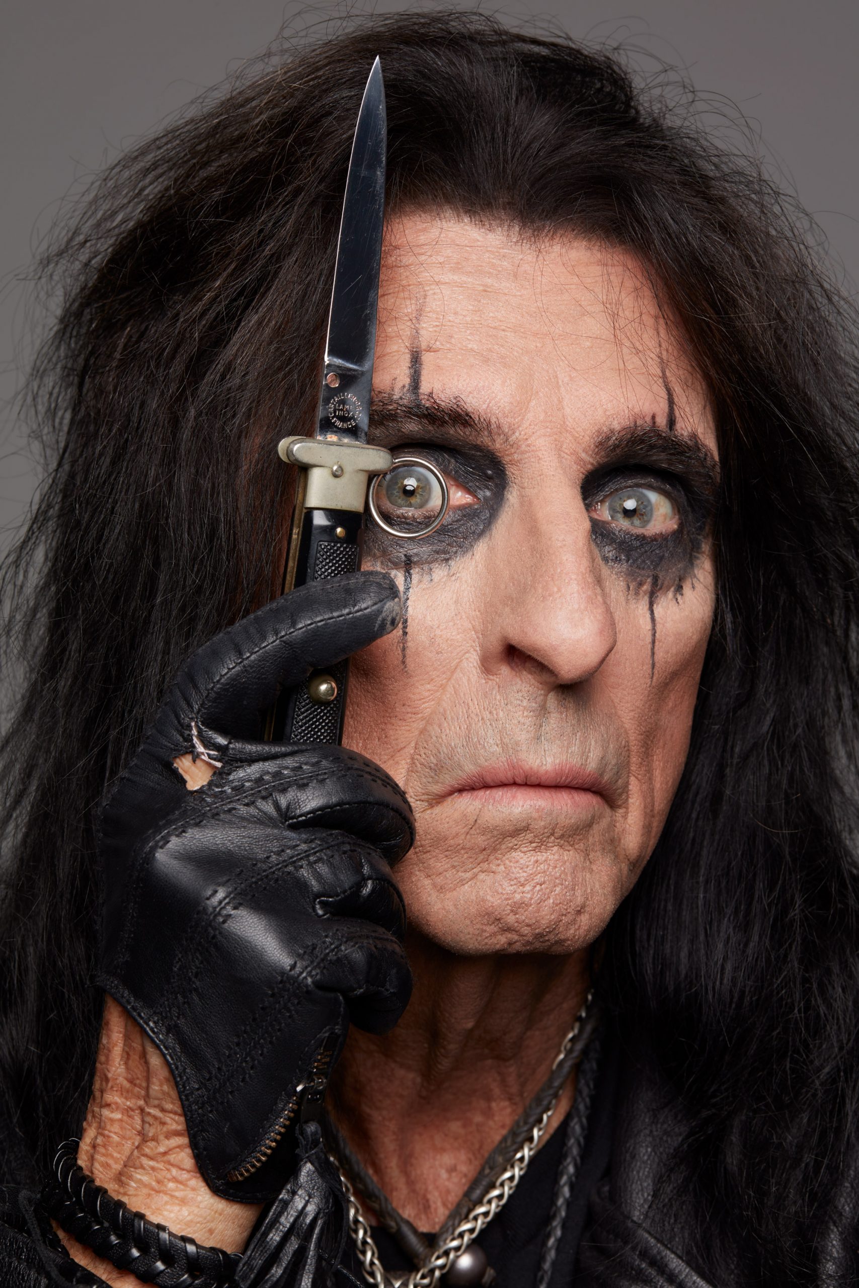 Alice Cooper celebrates her birthday with a song that you can download for free!