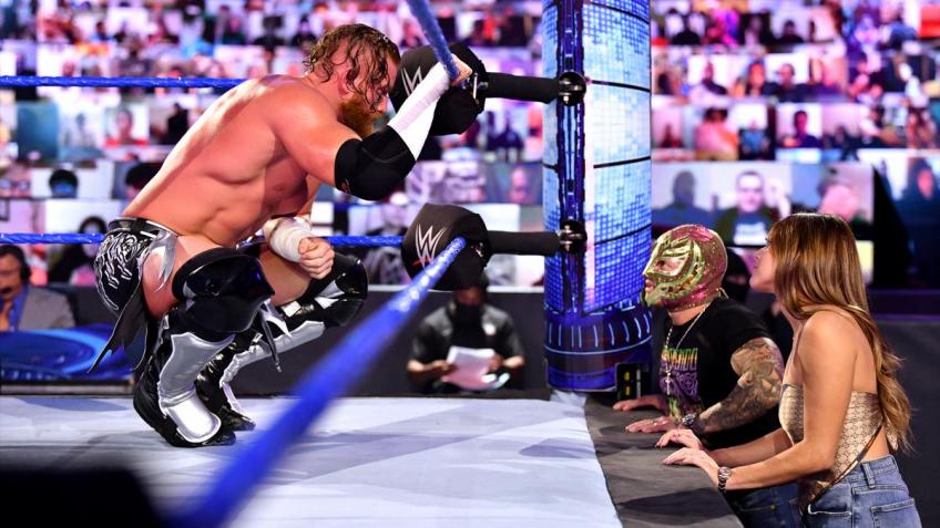 WWE: Murphy sorprende tutti e scarica l'intera famiglia Mysterio