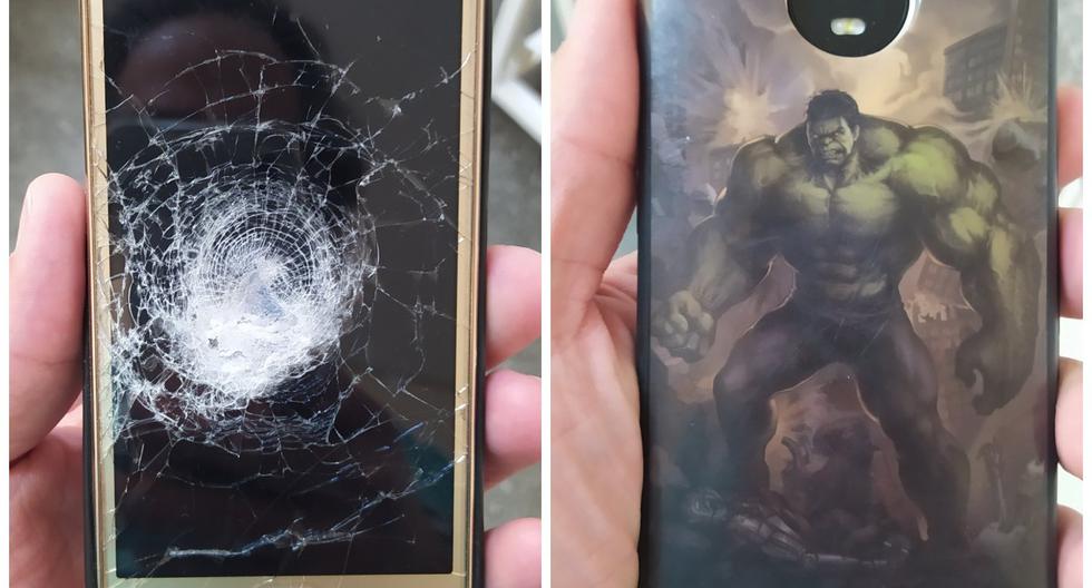 Viral |  A man's Hulk-holstered cell phone stops a bullet fired into his chest and saves him |  Twitter |  Brazil |  Stories |  nnda nnni |  OFF SIDE