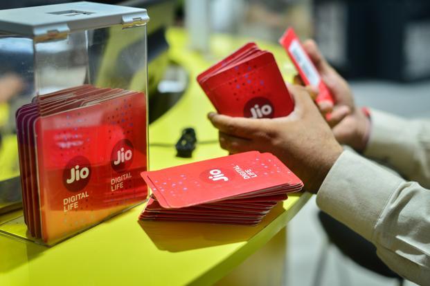 Great gift for Reliance Jio customers;  Free 28-day plan, see details - Marathi News |  jio agency launched jio together offer for reference with free recharge plan