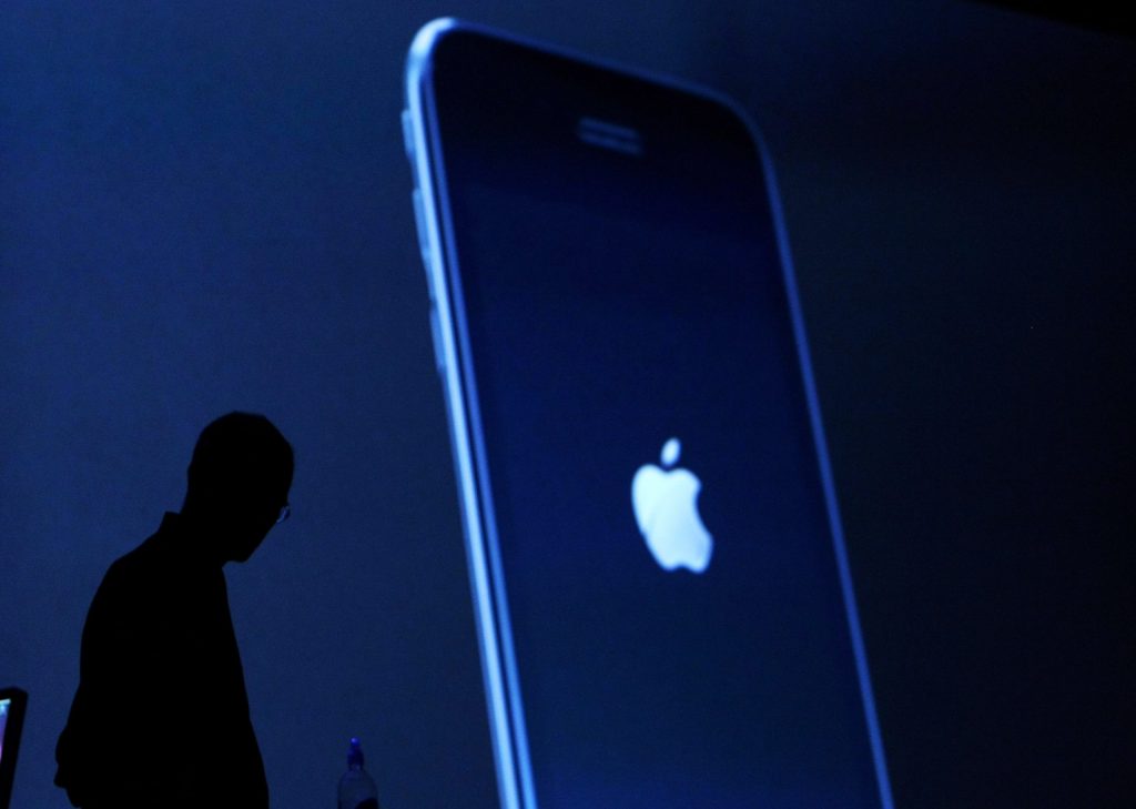 Former Apple Employee Reveals 3 Secret iPhone Tricks