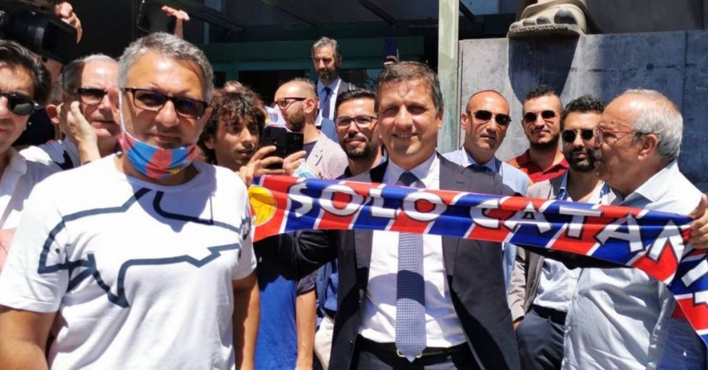 Macalli shakes Ghirelli who launches closure and discharges responsibility for the Catania registry