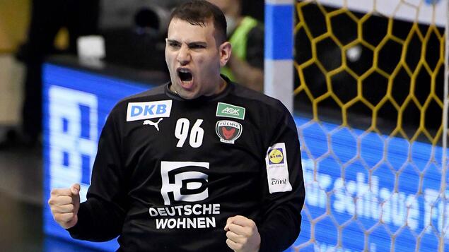 Füchse beats HSV and announces contract extensions: Mijajlo Marsenic and goalkeeper Dejan Milosavljev stay in Berlin - Sport