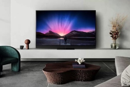 Panasonic LZ2000 - OLED TV with gaming functions