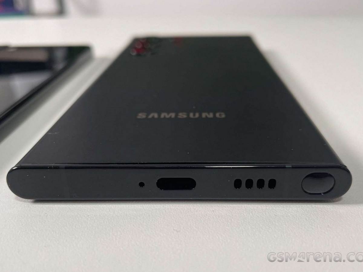     First Image of Samsung Galaxy S22, Ultra Phones Will Have S Pen Pen - SmartLife / GSMArena.com 
