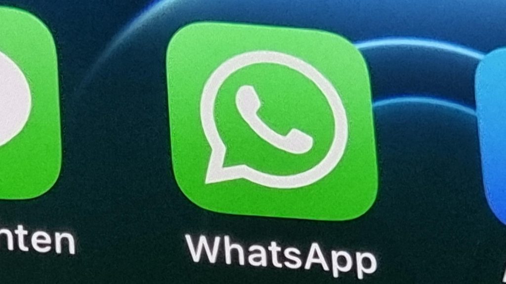WhatsApp launches eraser feature for Android