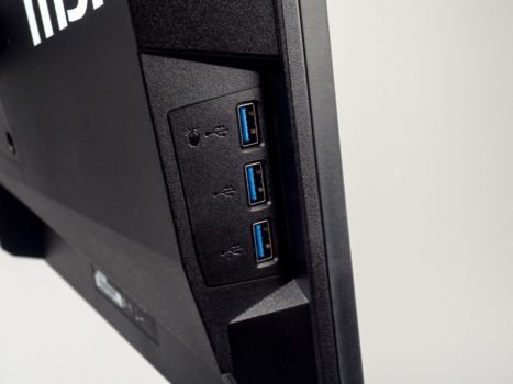 Easy-to-use USB 3.0 side ports
