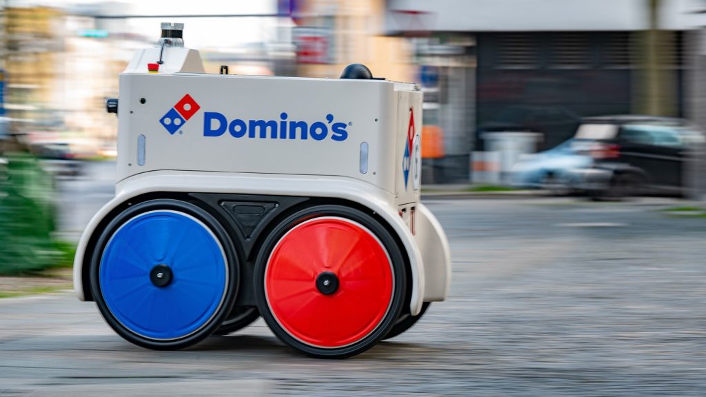 In Berlin, a robot is now delivering the pizza!  – BZ Berlin