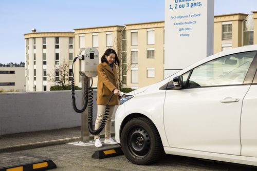Accor relies on traveling by e-car: one-day pass