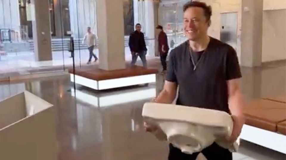 New boss: And there was chaos: Twitter employees report on a memorable day under Elon Musk