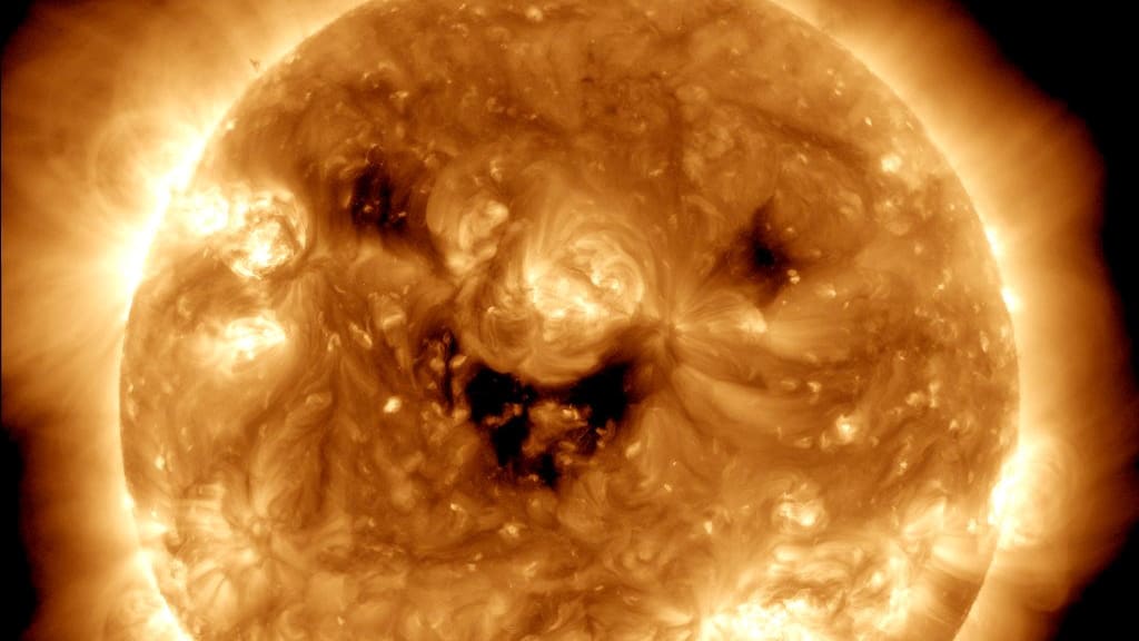 NASA: Satellite takes photo of smiling sun |  life and knowledge